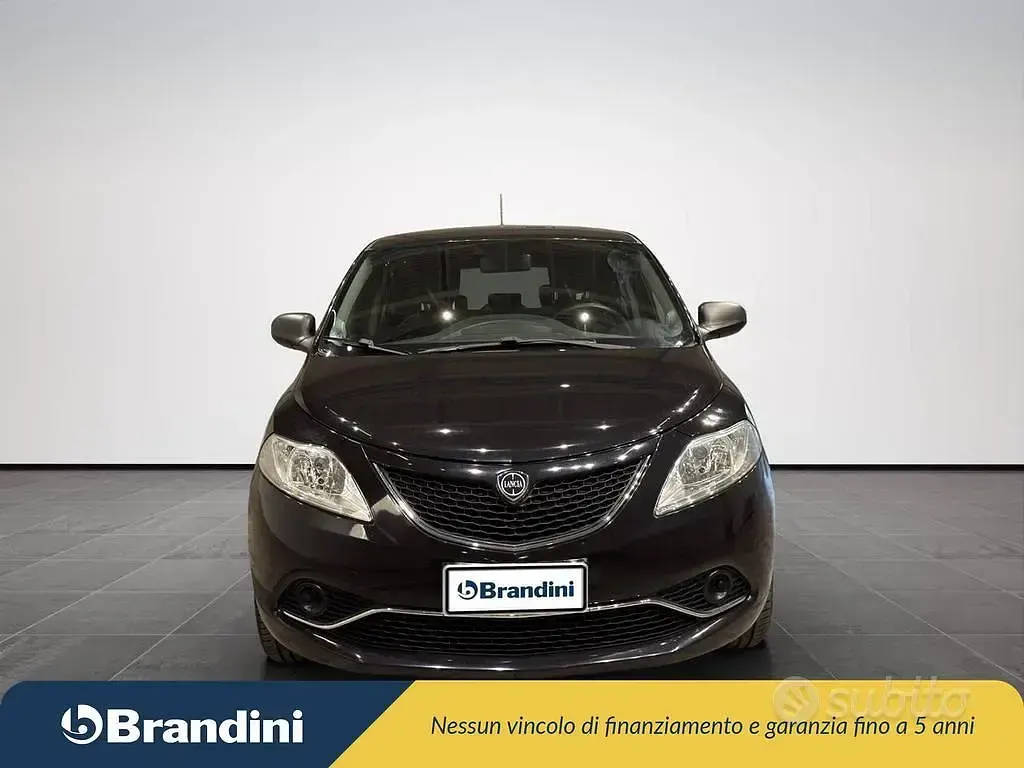 Usata Lancia Ypsilon Silver 69 CV (50 kW) 2017 Nero met. Utilitaria