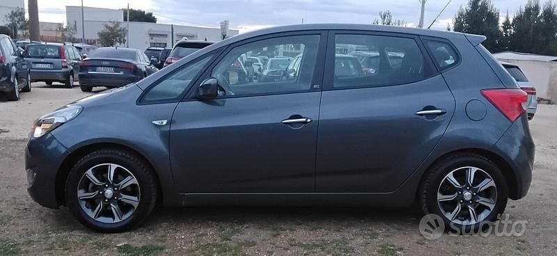 Usata Hyundai i20 Comfort 84 CV (61 kW) 2018 Grigio Berlina