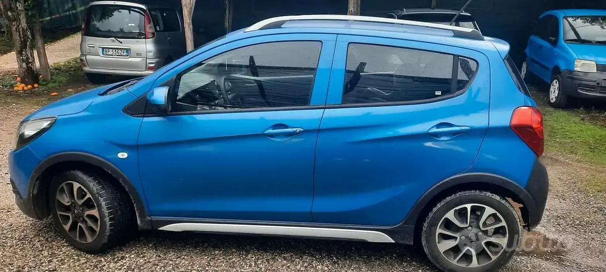 Usata Opel Karl Rocks 75 CV (55 kW) 2018 Blu Utilitaria