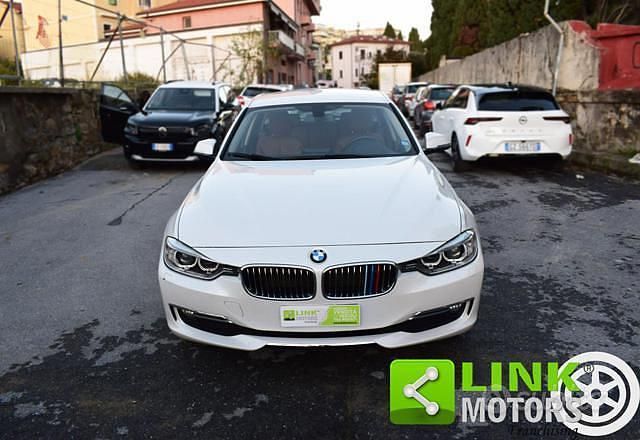 Usata BMW 318 Luxury Line 143 CV (105 kW) 2013 Bianco Station wagon