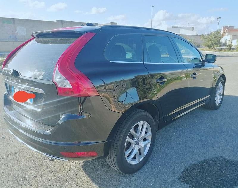 Usata Volvo XC60 Kinetic 150 CV (110 kW) 2017 Nero SUV