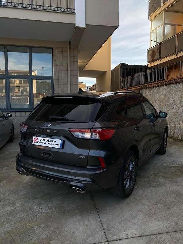 Usata Ford Kuga ST-Line 152 CV (111 kW) 2022 Grigio SUV