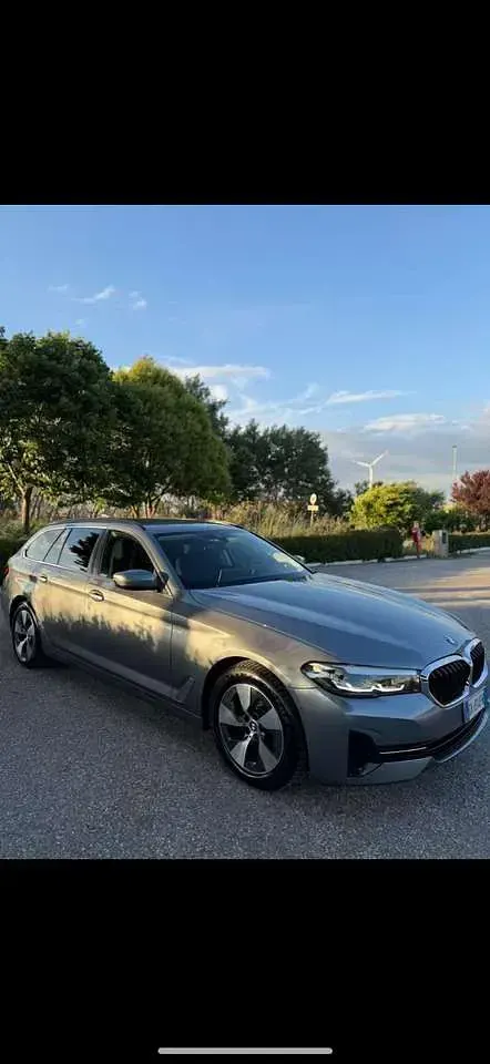 Usata BMW 520 190 CV (139 kW) 2022 Grigio Station wagon