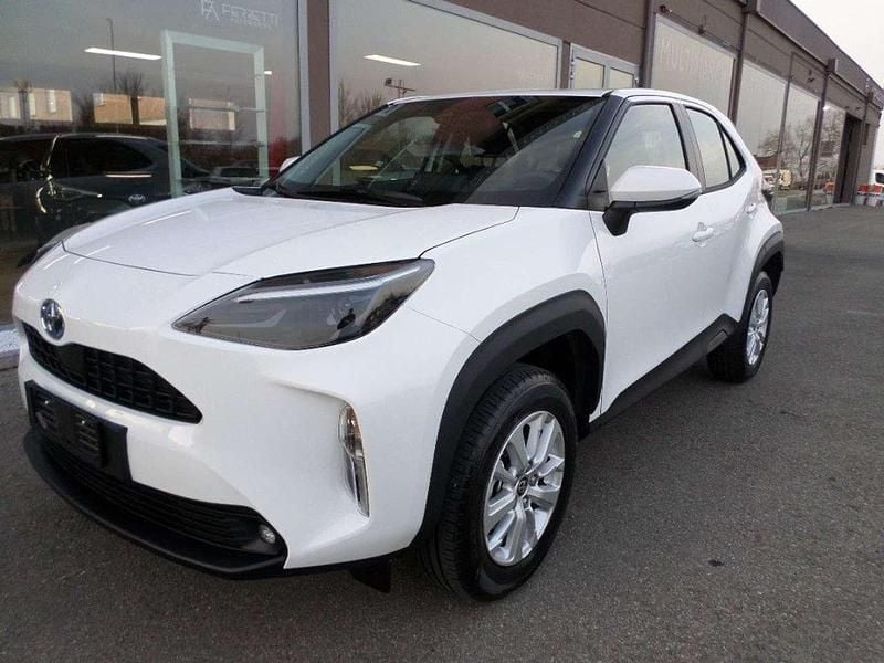 Nuova Toyota Yaris Cross Active 92 CV (67 kW) 2025 Bianco SUV