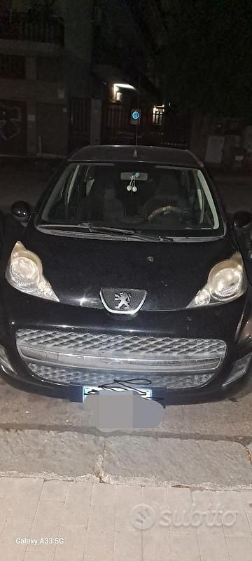 Nero Usata 2011 Peugeot 107 Due volumi | 3700 € - Immagine 1/4