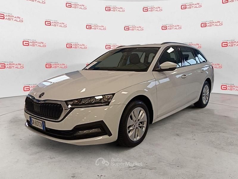 Usata Skoda Octavia Executive 150 CV (110 kW) 2022 Bianco Station wagon