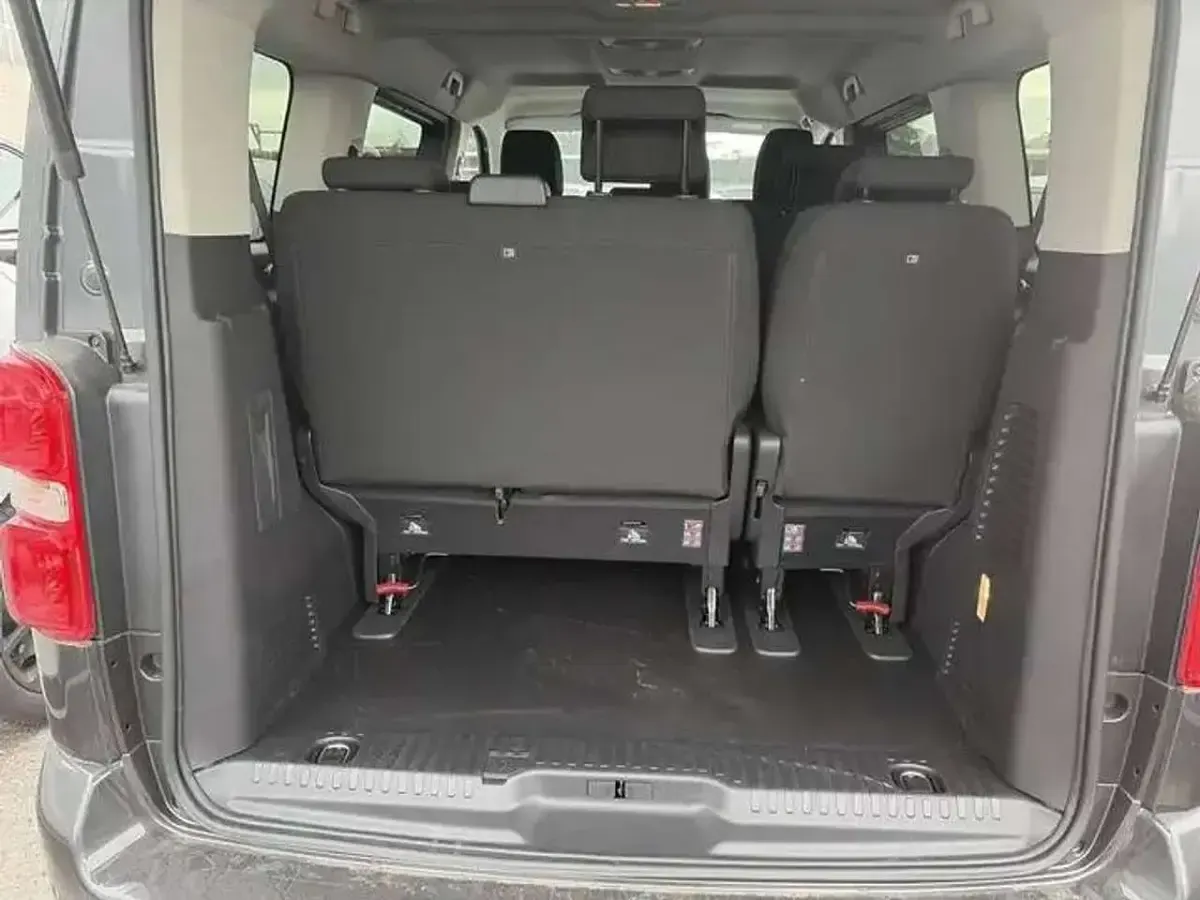 Usata Fiat E-Ulysse 131 kW (179 CV) 2025 Grigio scuro Monovolume