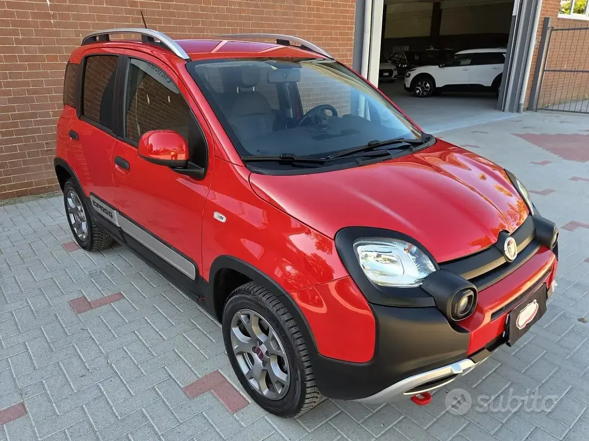 Usata Fiat Panda Cross Cross 84 CV (61 kW) 2019 Rosso Utilitaria