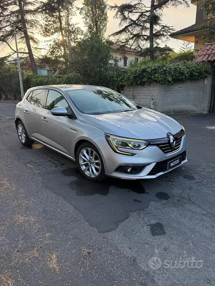 Usata Renault Mégane IV 110 CV (80 kW) 2018 Grigio Berlina