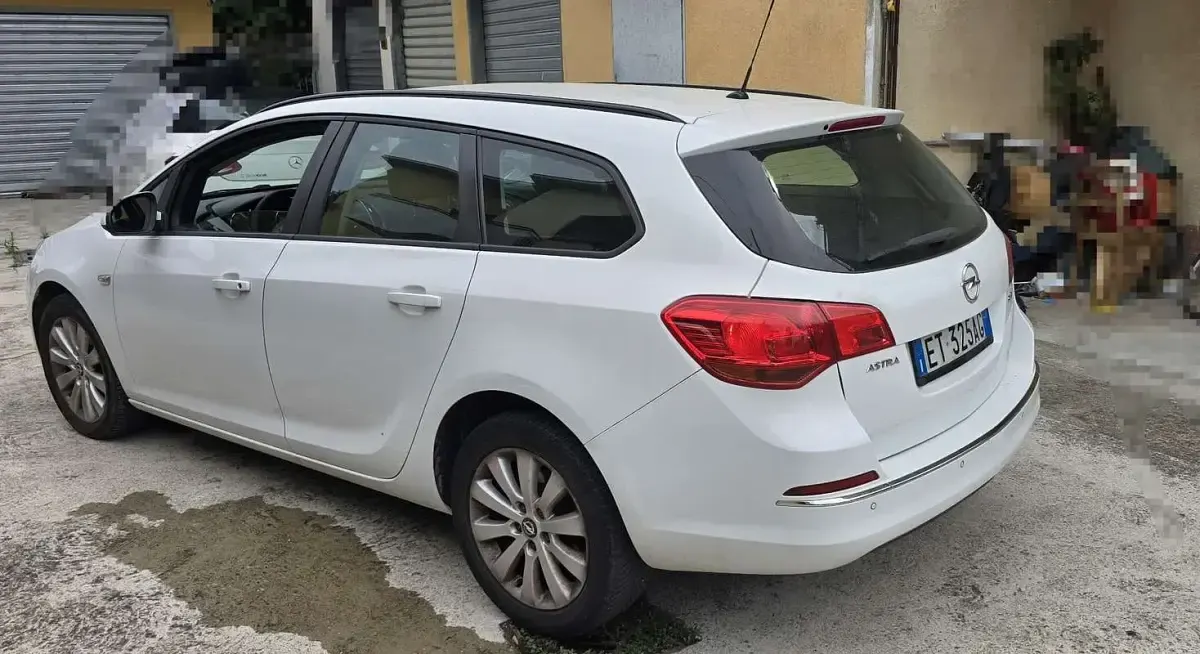 Usata Opel Astra 110 CV (80 kW) 2013 Station wagon