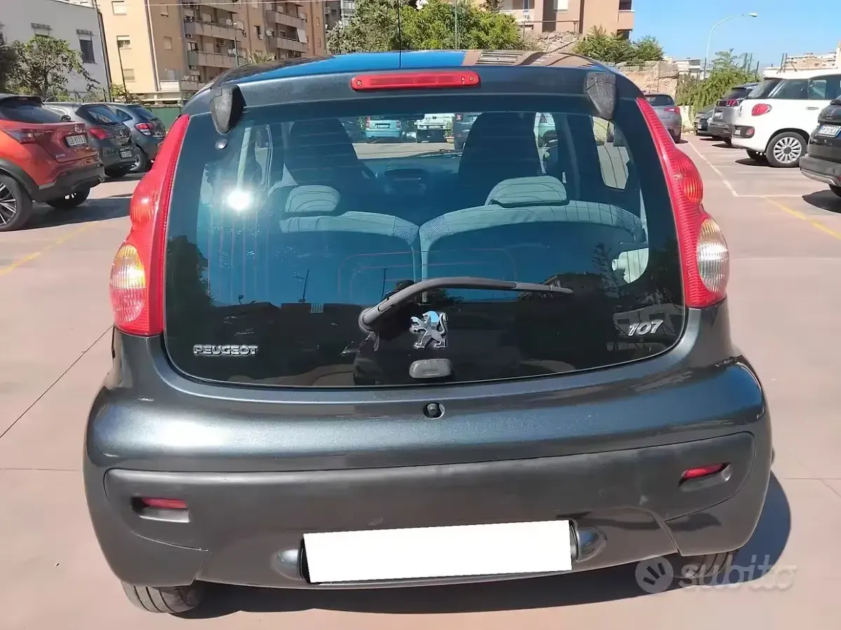 Usata Peugeot 107 68 CV (50 kW) 2009 Grigio Utilitaria