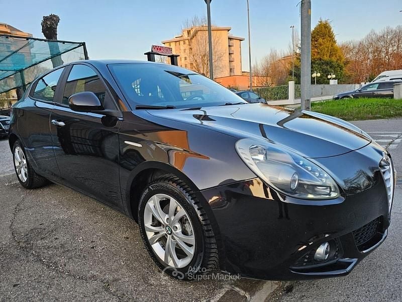 Usata Alfa Romeo Giulietta Distinctive 105 CV (77 kW) 2014 Nero Utilitaria