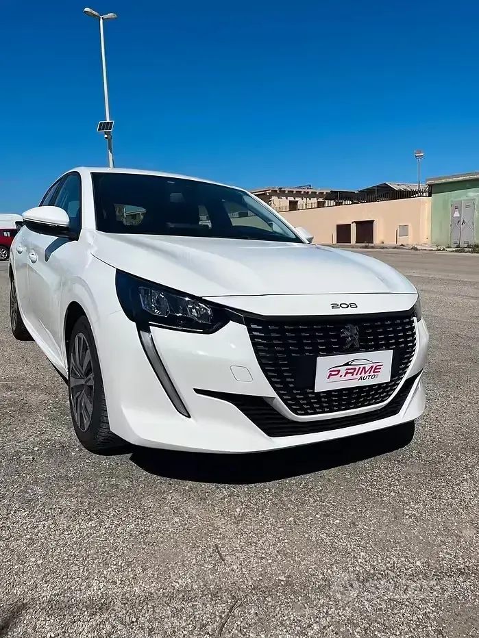 Usata Peugeot 208 Active 101 CV (74 kW) 2020 Bianco Utilitaria
