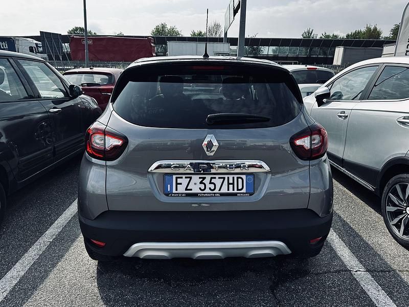 Usata Renault Captur 90 CV (66 kW) 2019 Grigio SUV