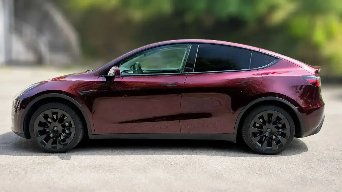 Usata Tesla Model Y 152 kW (208 CV) 2023 Rosso SUV