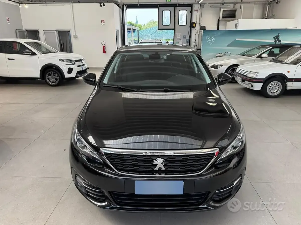 Usata Peugeot 308 102 CV (75 kW) 2019 Nero Berlina