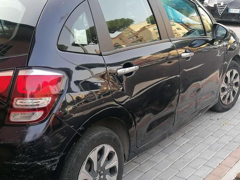 Usata Citroën C3 Exclusive 90 CV (66 kW) 2014 Blu Utilitaria