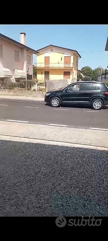 Usata VW Tiguan 140 CV (102 kW) 2011 Nero SUV