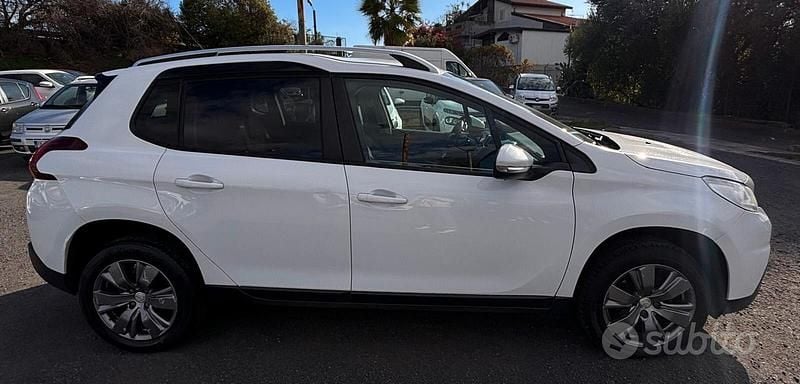Usata Peugeot 2008 Allure 99 CV (72 kW) 2017 Bianco SUV