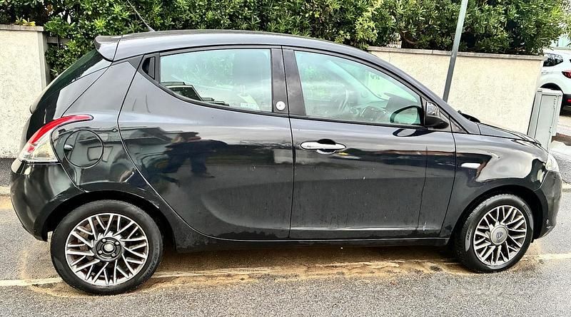 Nero Usata 2016 Lancia Ypsilon Gold Due volumi | 5500 € (Super prezzo) - Immagine 1/4
