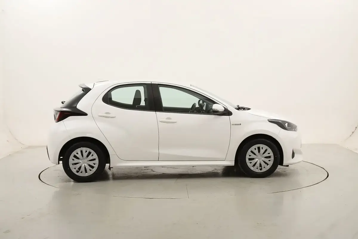 Usata Toyota Yaris Hybrid Business Edition 101 CV (74 kW) 2020 Utilitaria
