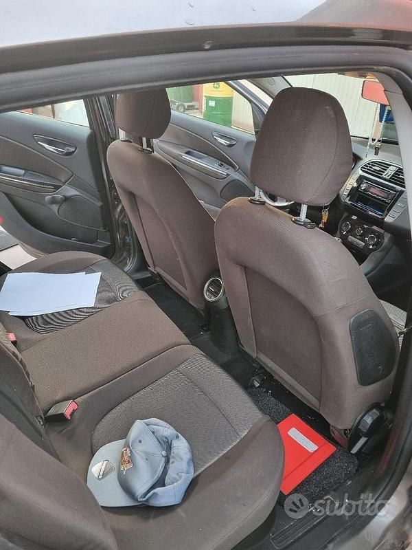 Usata Fiat Bravo 120 CV (88 kW) 2007 Marrone Utilitaria