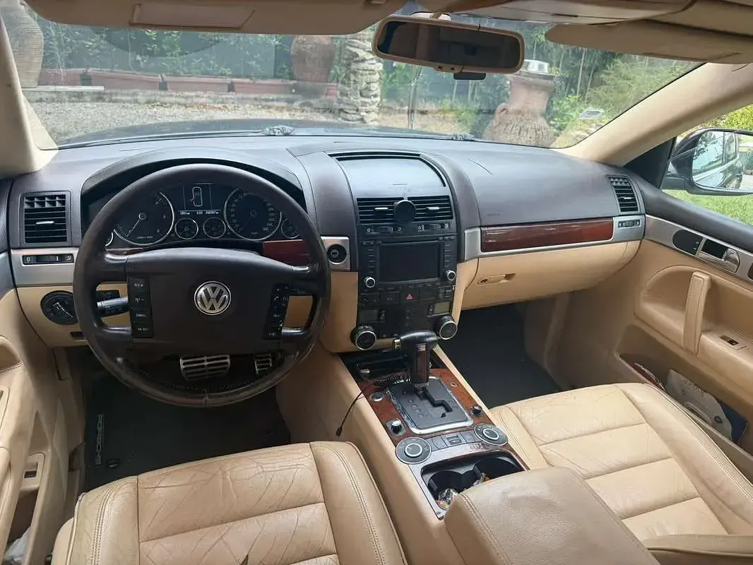 Usata VW Touareg 313 CV (230 kW) 2005 Nero SUV