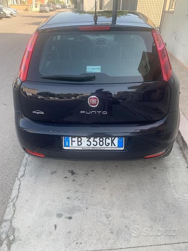 Usata Fiat Grande Punto 77 CV (56 kW) 2015 Blu Utilitaria