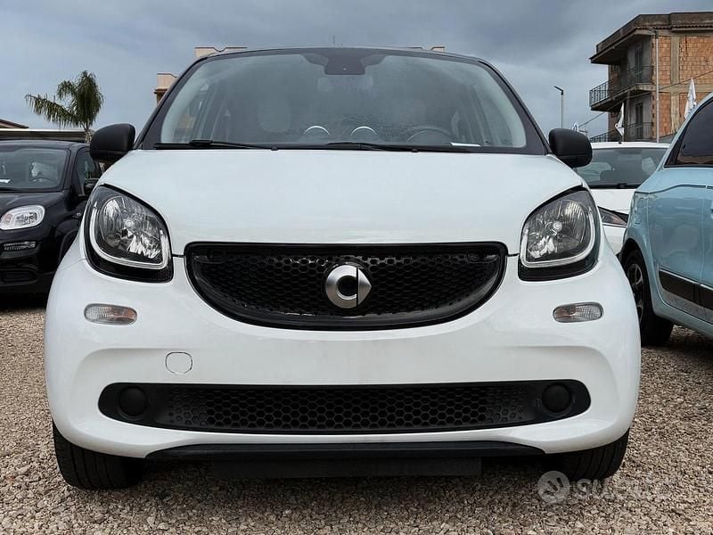 Usata Smart ForFour 70 CV (51 kW) 2016 Bianco Utilitaria