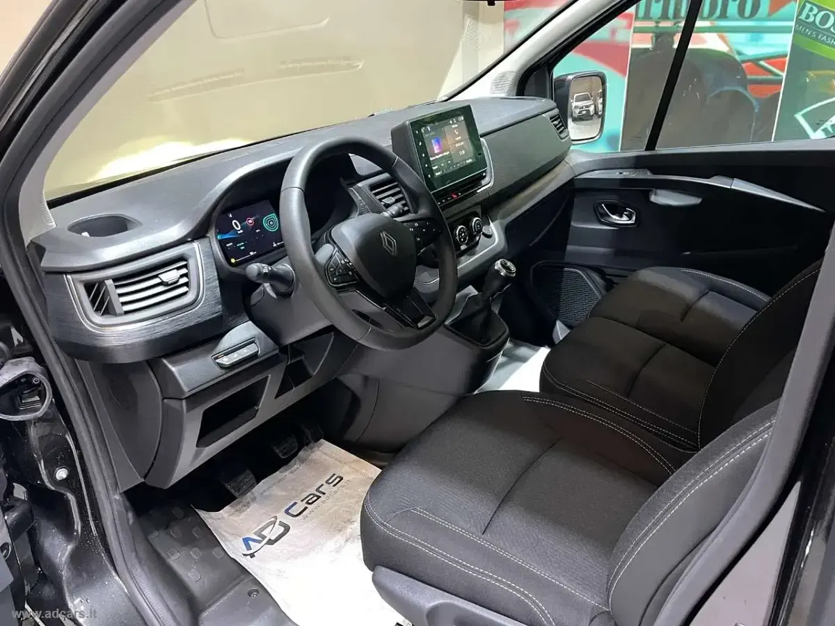 Nuova Renault Trafic Equilibre 150 CV (110 kW) 2025 Nero Monovolume