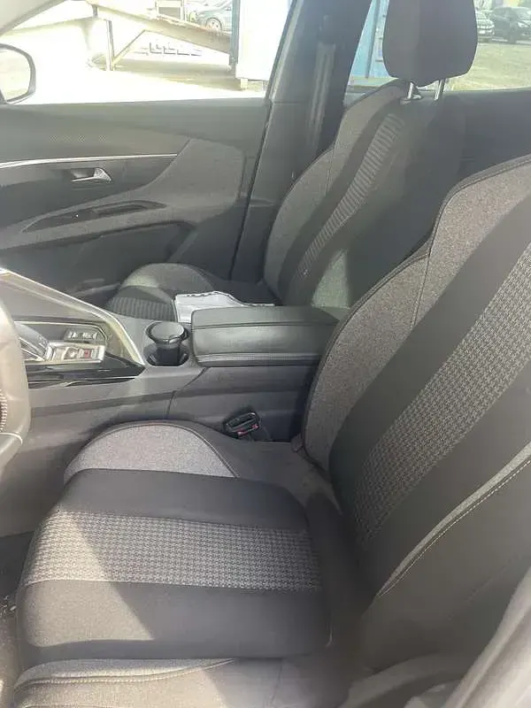 Usata Peugeot 3008 Allure 120 CV (88 kW) 2024 SUV