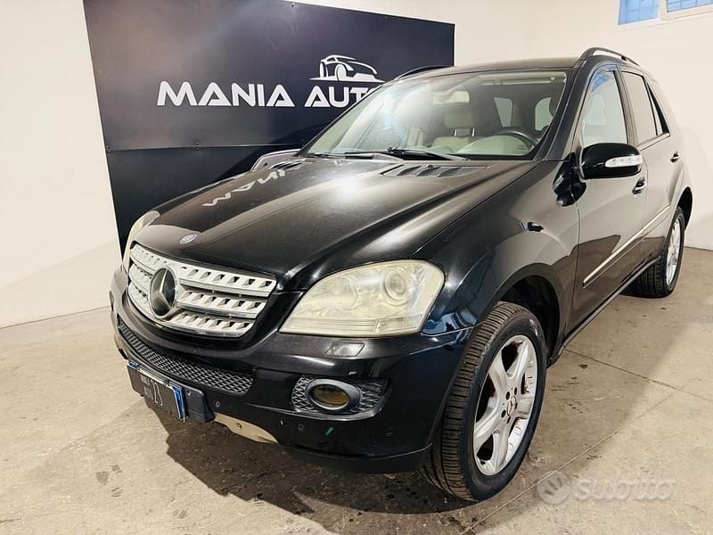 Usata Mercedes ML320 224 CV (164 kW) 2007 Nero SUV