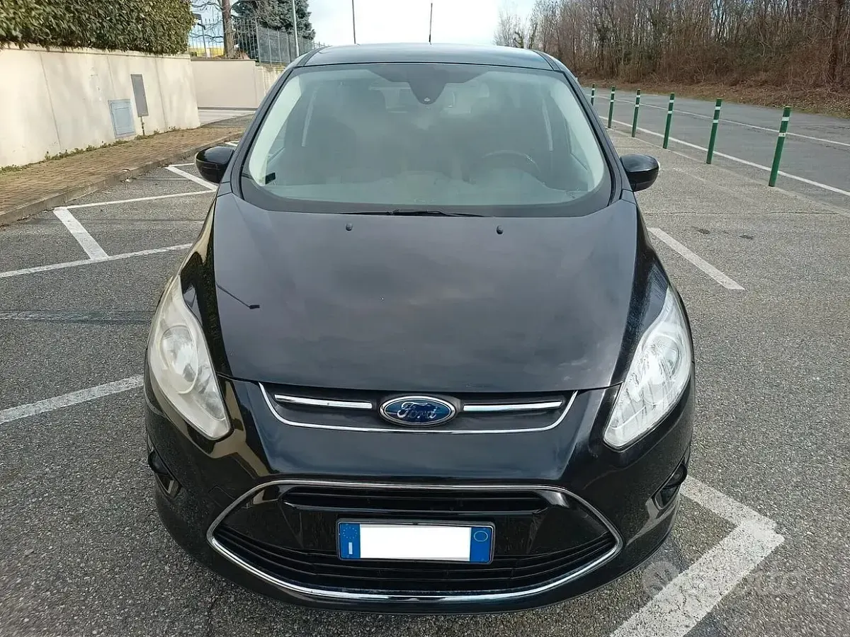 Begagnad Ford C-MAX 116 HK (85 kW) 2014 Svart Minibuss