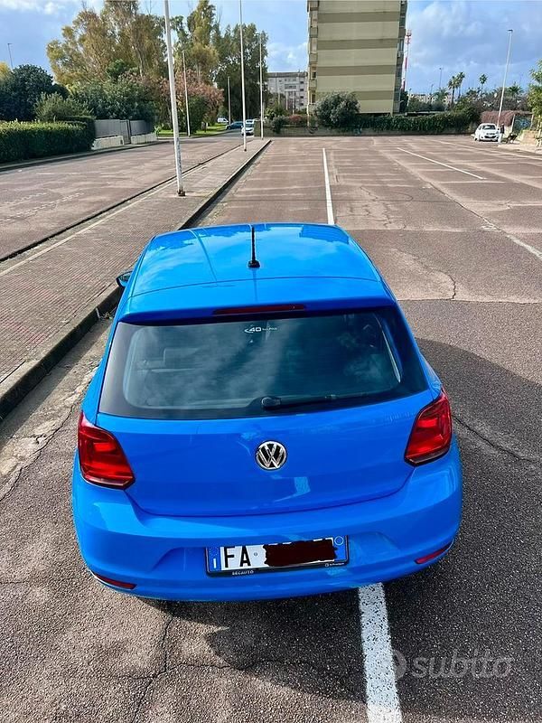 Usata VW Polo Trendline 60 CV (44 kW) 2015 Blu Berlina