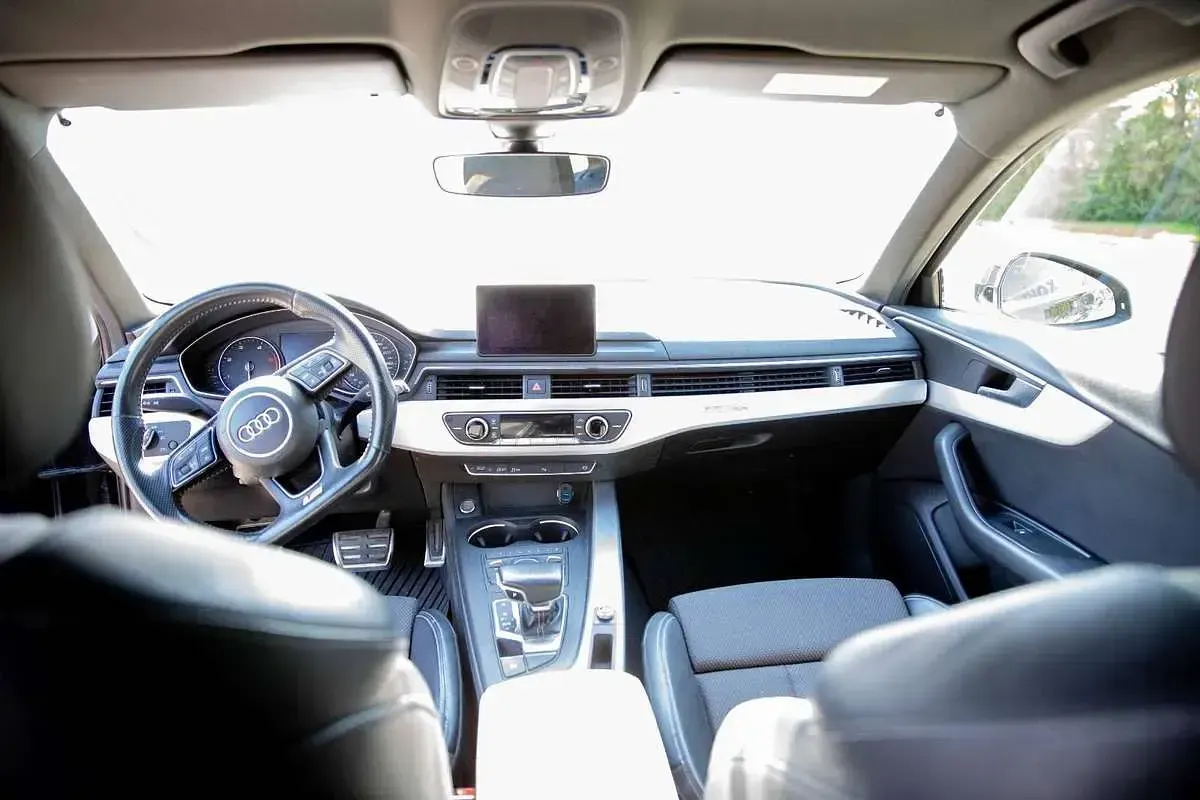 Usata Audi A4 Business 150 CV (110 kW) 2018 Nero Station wagon