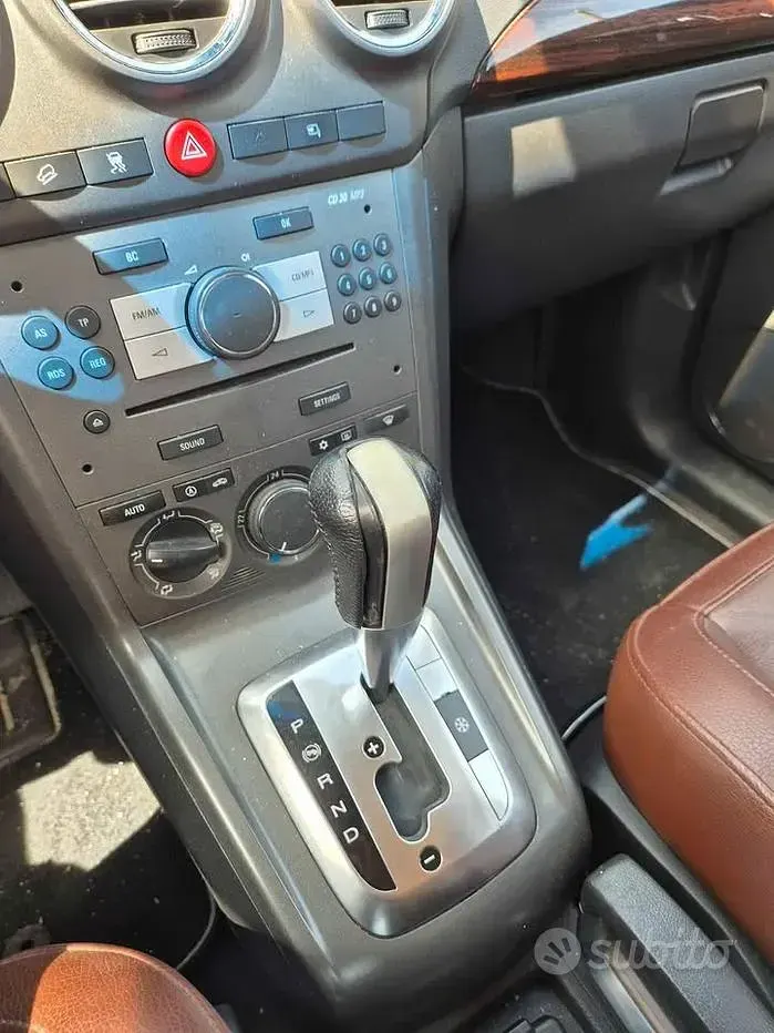 Usata Opel Antara 150 CV (110 kW) 2008 Nero SUV