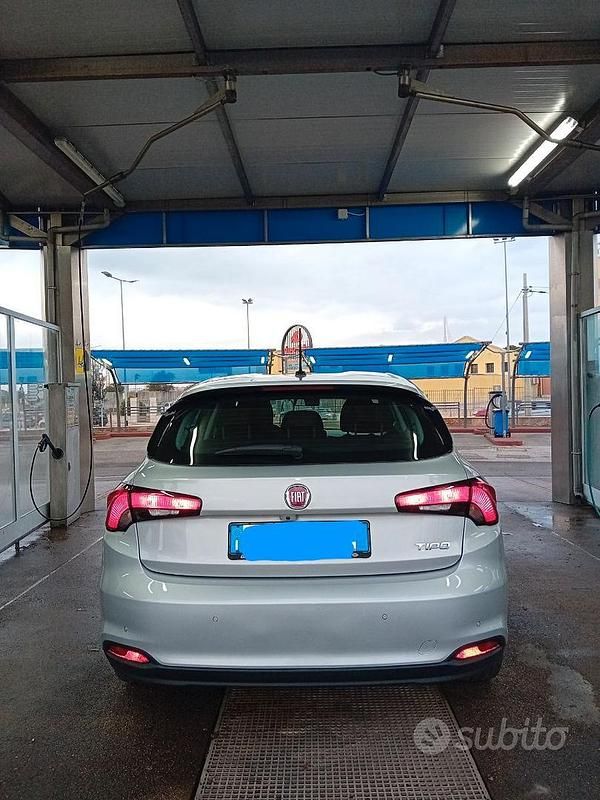 Usata Fiat Tipo Lounge 95 CV (69 kW) 2017 Grigio Berlina
