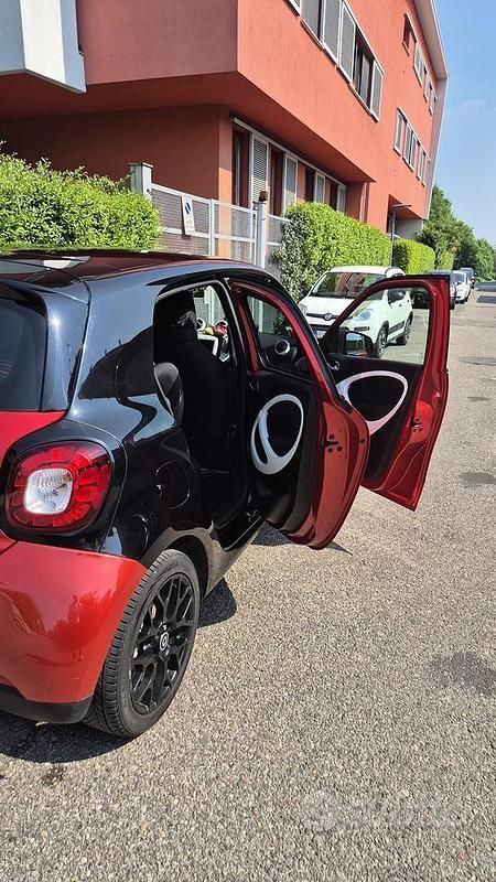 Usata Smart ForFour Passion 71 CV (52 kW) 2016 Rosso Utilitaria