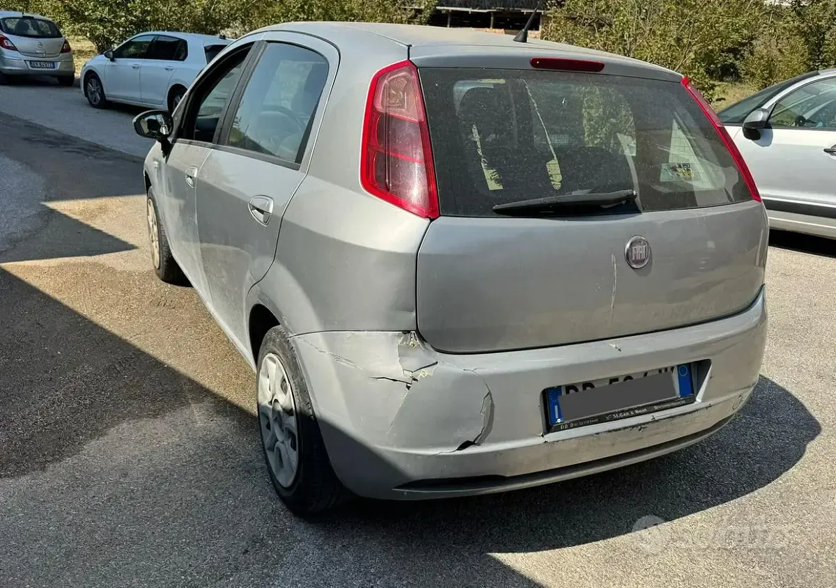 Usata Fiat Grande Punto Active 75 CV (55 kW) 2008 Grigio Utilitaria