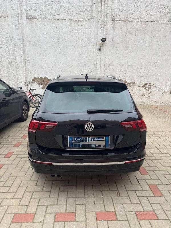 Usata VW Tiguan R-line 150 CV (110 kW) 2018 Nero SUV