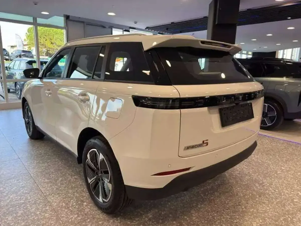 Nuova Jaecoo 5 147 CV (108 kW) 2026 Khaki white SUV