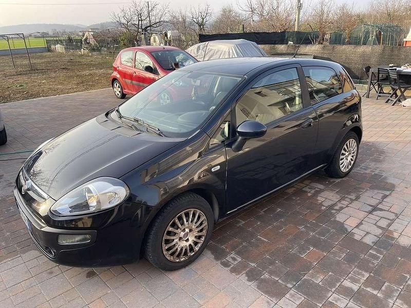Usata Fiat Grande Punto 77 CV (56 kW) 2011 Utilitaria