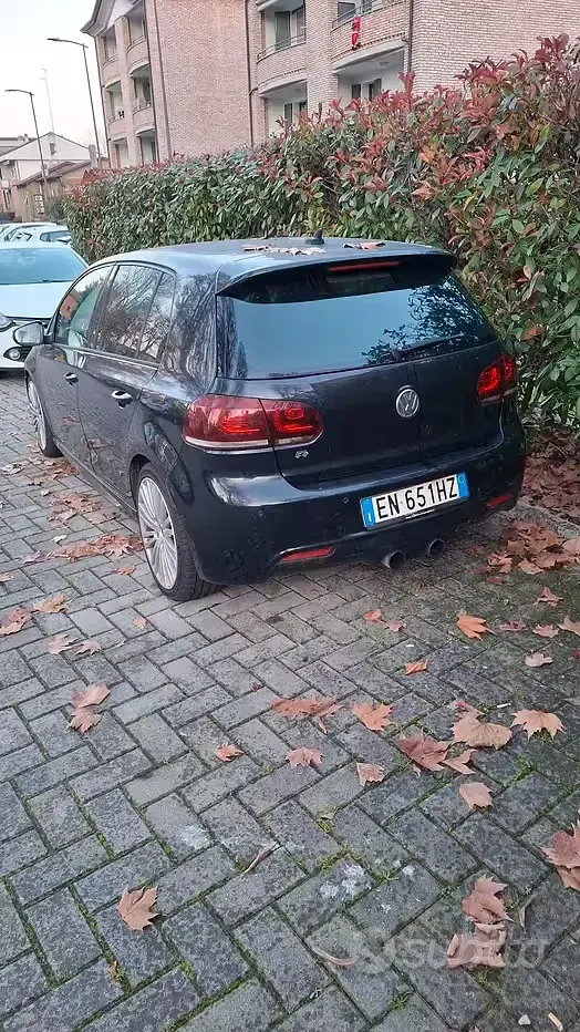 Usata VW Golf VI R 270 CV (198 kW) 2010 Nero Utilitaria