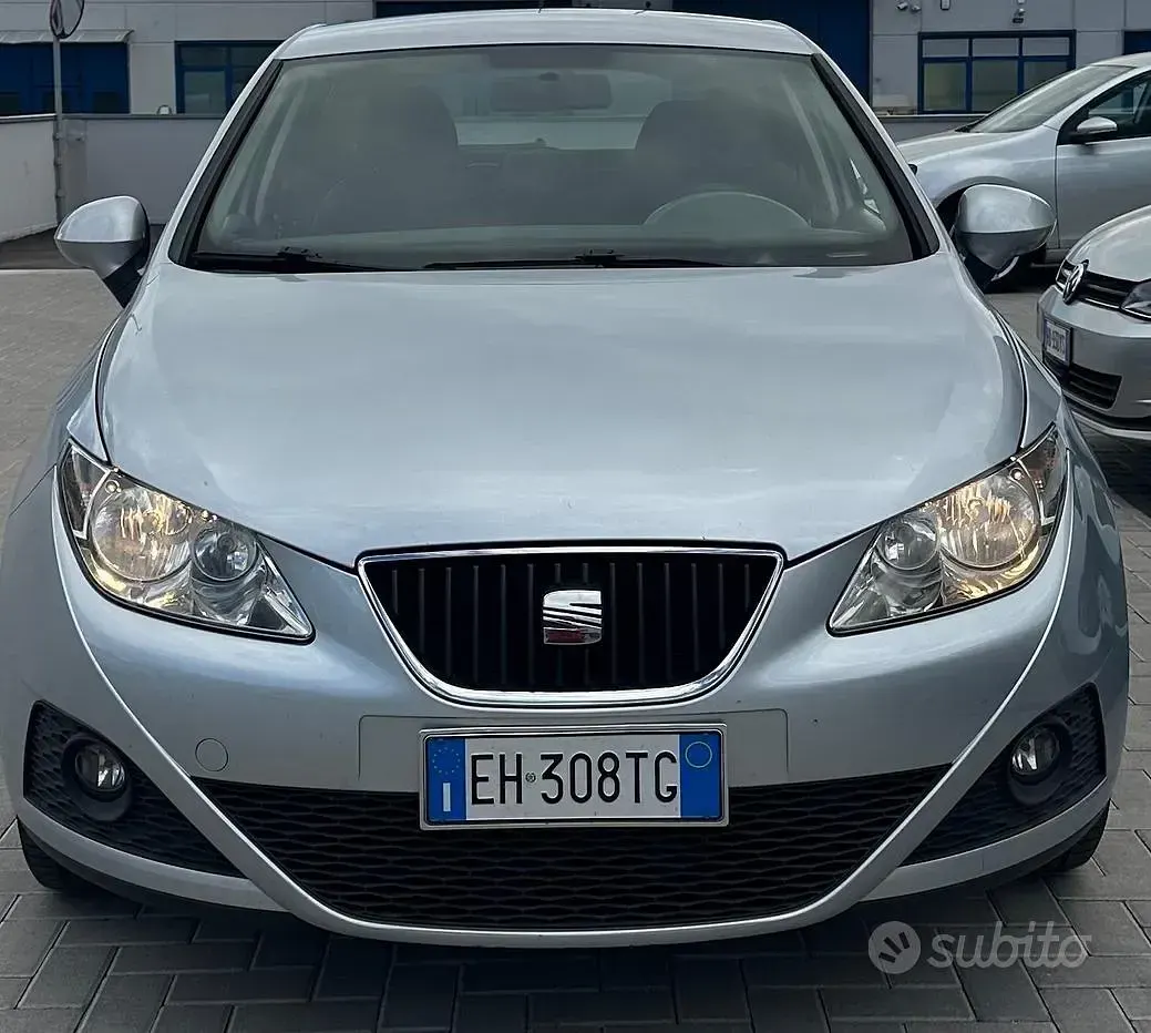 Usata Seat Ibiza Reference 75 CV (55 kW) 2011 Grigio Berlina