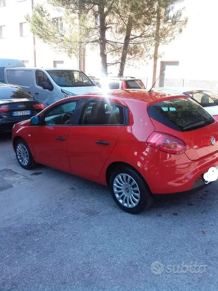 Usata Fiat 1600 90 CV (66 kW) 2009 Rosso Berlina