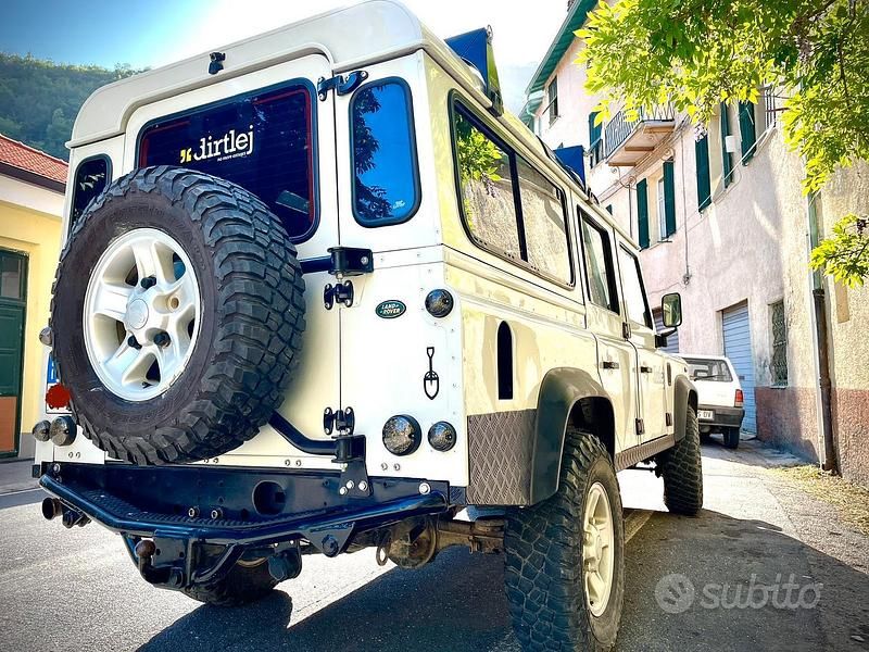 Usata Land Rover Defender 122 CV (89 kW) 2004 Grigio SUV