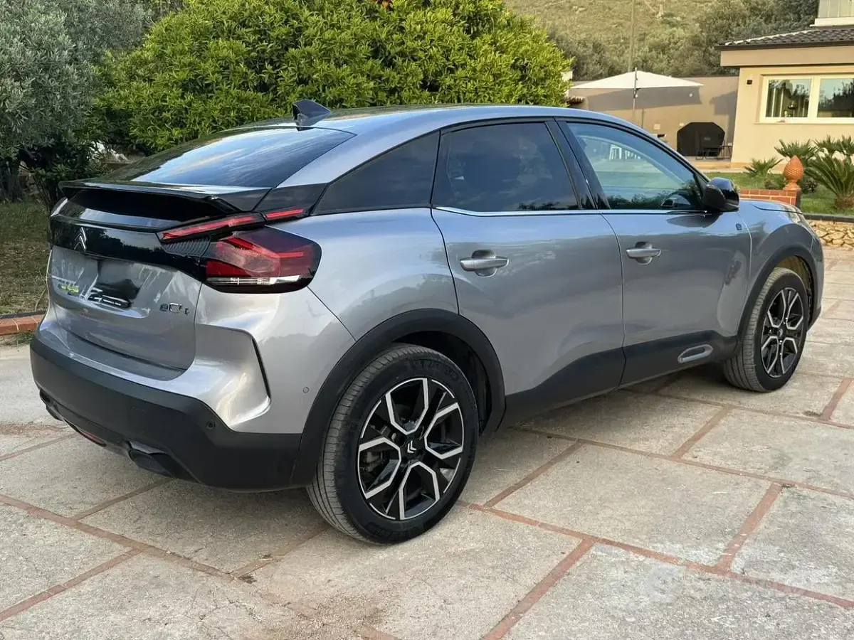 Usata Citroën e-C4 114 kW (156 CV) 2024 Grigio SUV