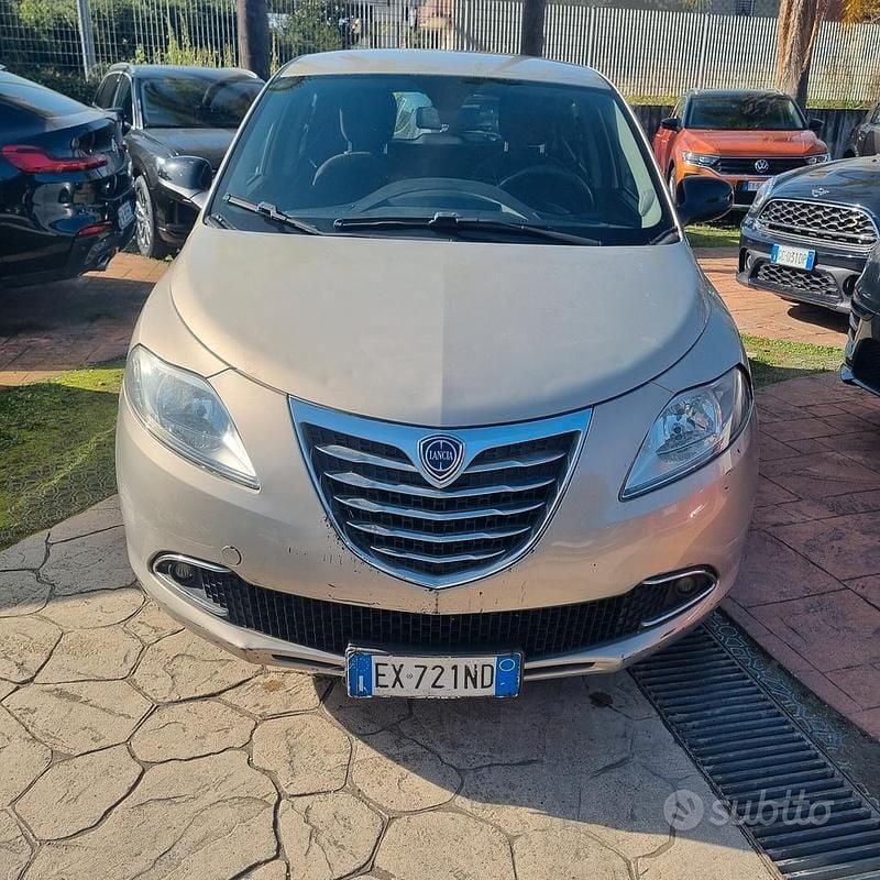 Usata Lancia Ypsilon Silver 85 CV (62 kW) 2014 Giallo Utilitaria