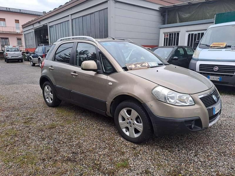 Usata Fiat Sedici 120 CV (88 kW) 2008 Bronzo SUV