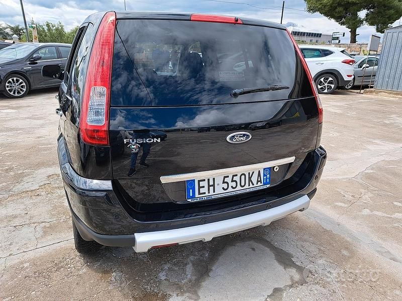 Usata Ford Fusion Titanium 101 CV (74 kW) 2011 Nero Berlina